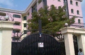 Gov Fashola orders re-opening of Ex-Gov Orji Uzor Kalu's Ikoyi home