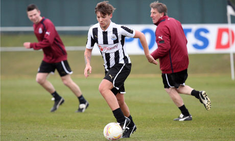 One Direction singer Louis Tomlinson turns footballer