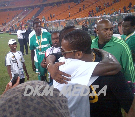 D'banj with Super Eagles players after the AFCON win 